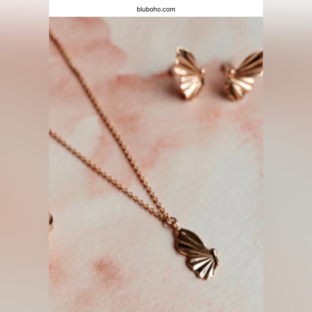 Bluboho butterfly necklace